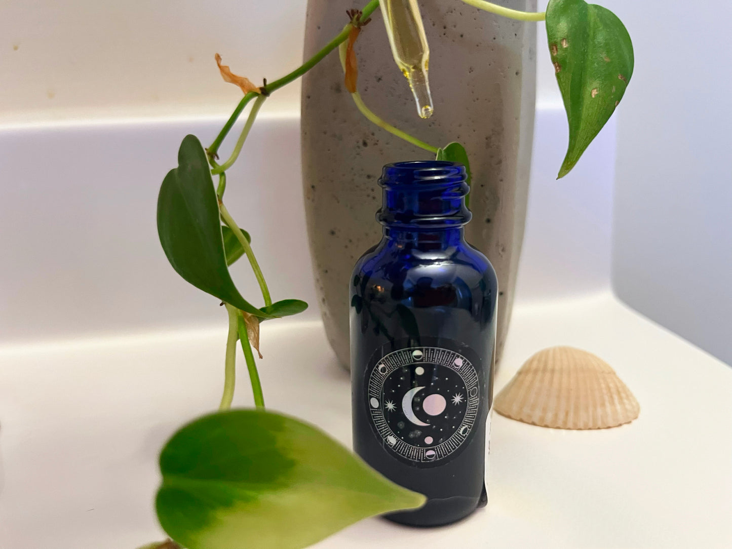 Hydro-Oil Cleanser with Fatty Acids and Antioxidants—Heal, restore and protect treatment